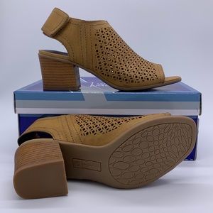 White Mountain Women’s Lenisis Perforated